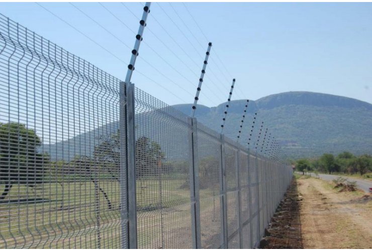Diamond Mesh Fence